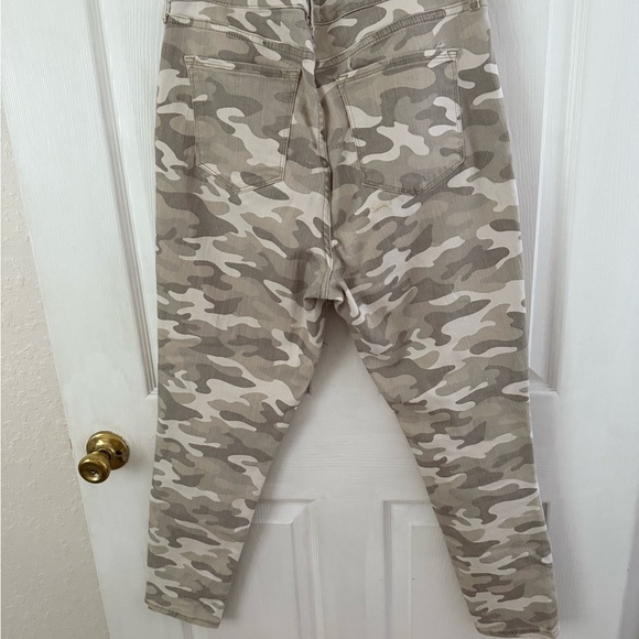 Sanctuary Camouflage Skinny Jeans - Picture 2 of 3